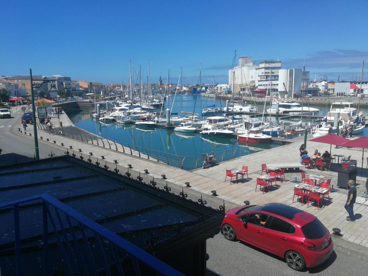 Sur Le Port * Les Sables-dʼOlonne
