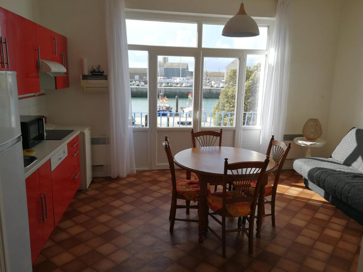 Sur Le Port Apartment