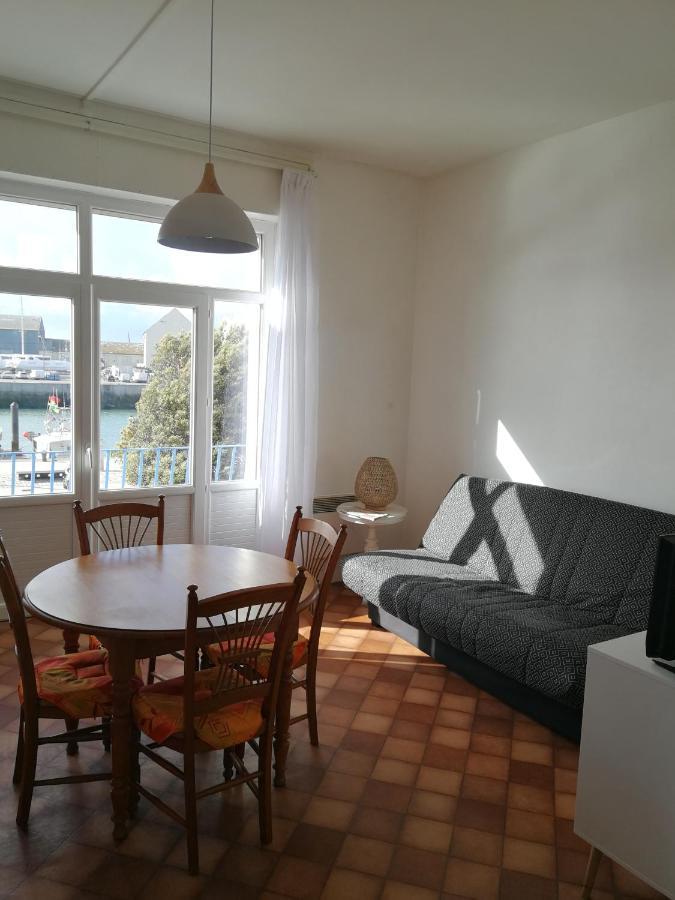 Sur Le Port Apartment *